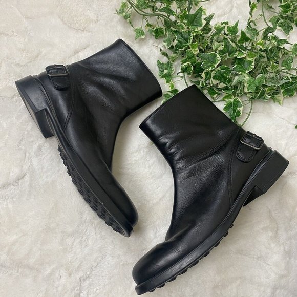 TODS Other - Mens TODS Ankle Boot Black Size UK 9.5, US 10.5 Leather Upper Zip Closure Accent